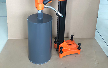 磁力鉆磁性減弱或者無磁性是由什么原因造成的？